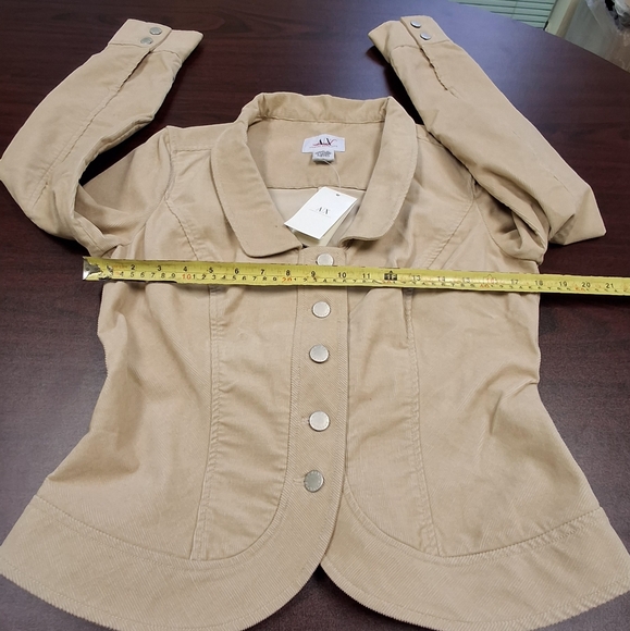 Coat - Picture 7 of 8